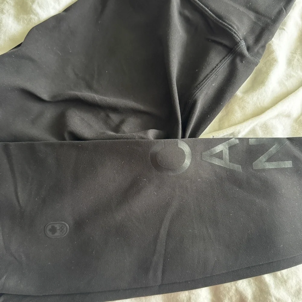 ๐ค๐จ๐ฆ 1 Lululemon Align HR Pant Team Canada Olympic Team - Black - Picture 3 of 8